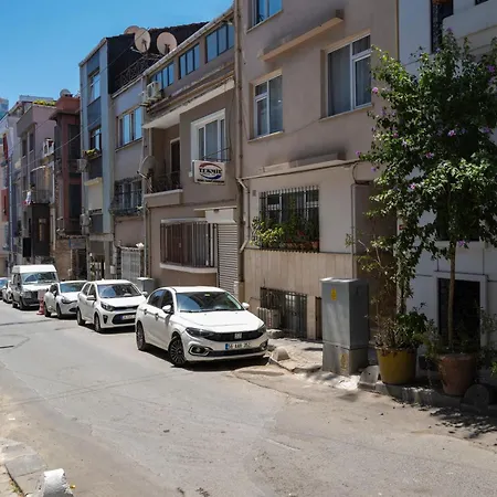 Hatem's House In Taksim * Istanbul